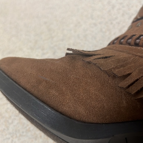 Mudd, Indian Style, Round Toe, Zip Up Back Ankle booties, Cognac, Size 7M - Picture 9 of 14